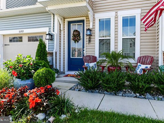 2nd image of 16985 Bellevue Ct