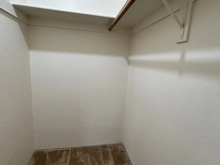1810 E Blacklidge Dr #204 — Photo 7