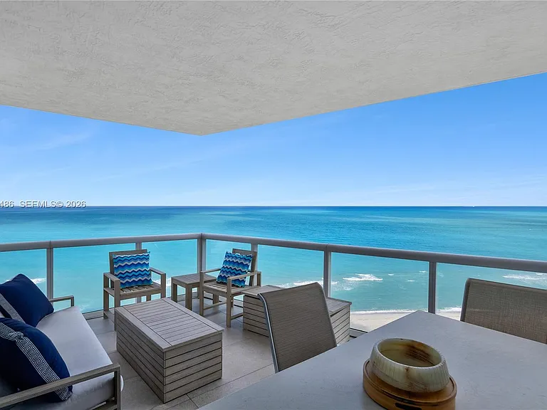 3801 Collins Ave #1906 — Photo 3