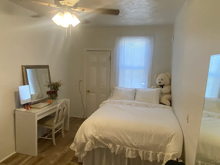 2109 Jane St — Photo 6