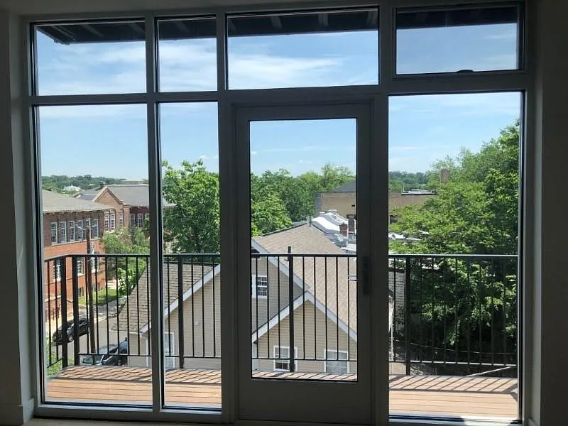 2 bed, 1040 sqft, $3,130 — Photo 4