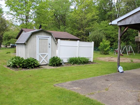 2nd image of 1476 Lakeview Dr