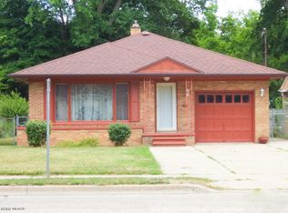 994 E Apple Ave, Muskegon, MI 49442