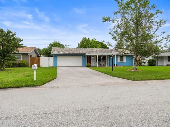 5705 45th Ave N, Kenneth City, FL 33709