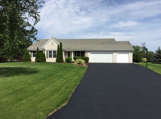 W362S10130 Lewin Ln, Eagle, WI 53119