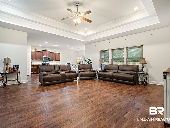 3rd image of 9215 Ofallon Dr