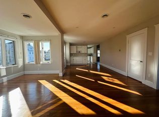 96 Greaton Rd FLOOR 2, West Roxbury, MA 02132