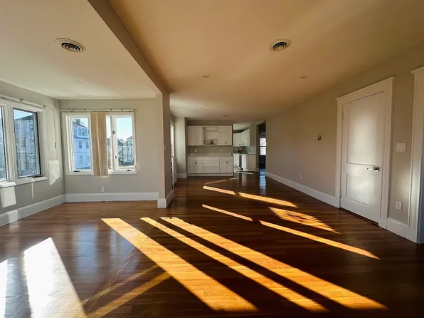 96 Greaton Rd Floor 2, West Roxbury, MA 02132