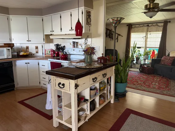 708 Brigantine Blvd, N Fort Myers, FL 33917