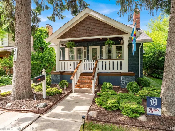 322 Potawatomi Blvd, Royal Oak, MI 48073