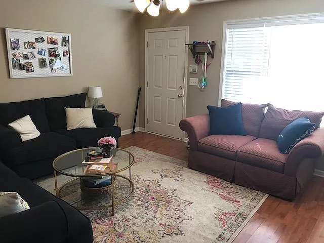 1305 Cedar Shoals Dr — Photo 2