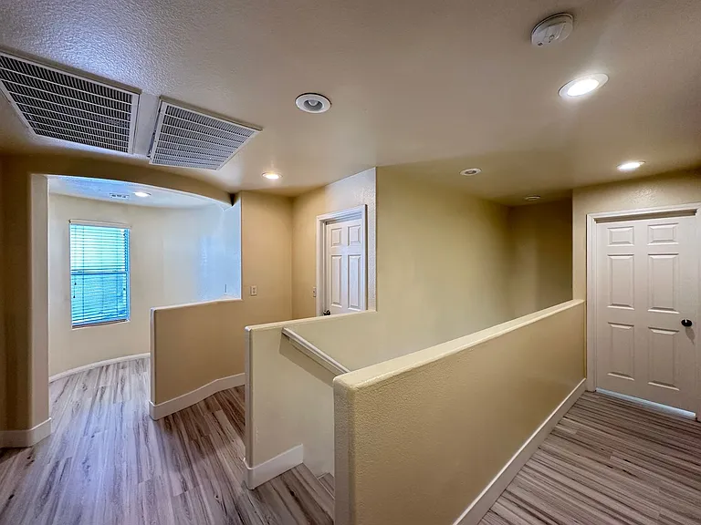 5640 Woods Crossing St — Photo 8