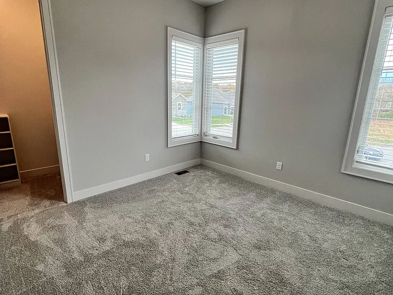 11009 S Millstone Dr — Photo 7