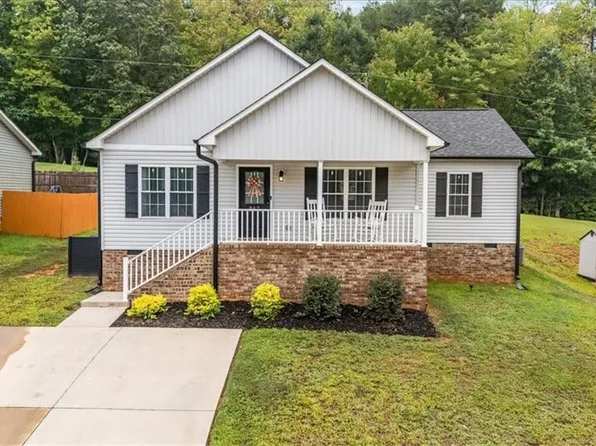 842 Berg St, Asheboro, NC 27203