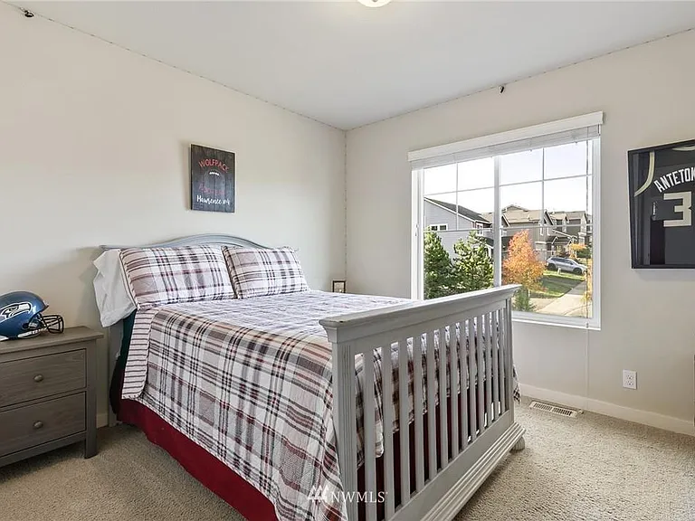 6422 Victoria Ave SE — Photo 16