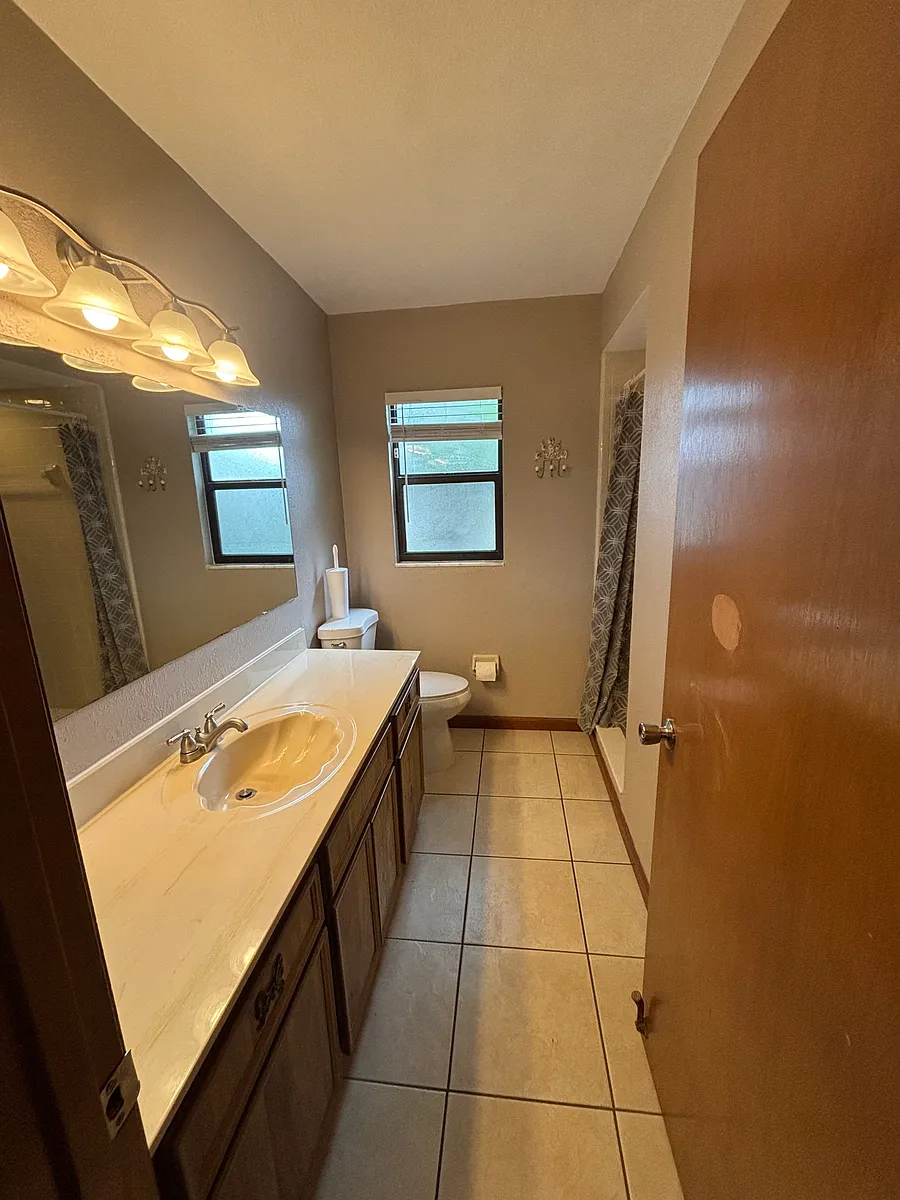 Building Photo - 403 Shangri La Cir #403