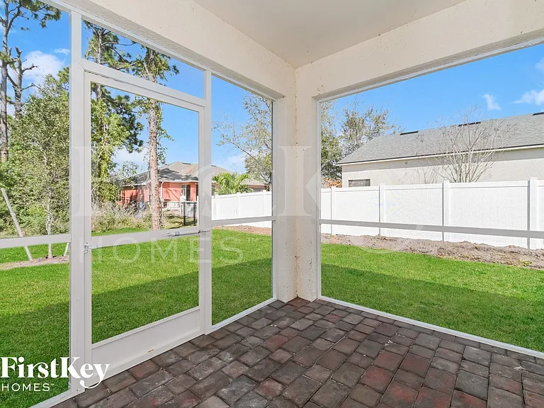 2705 SW 4th Ln — Photo 14