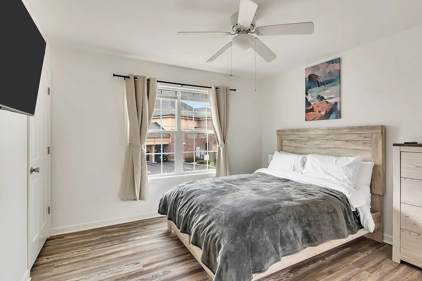 2 bed, 1.5 bath, 900 sqft, $2,650 — Photo 2