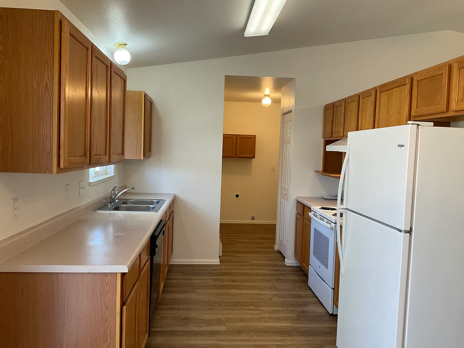 3 bed, 1244 sqft, $1,900 — Photo 3
