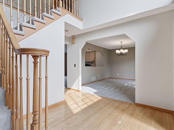 4th image of 948 Spring Hill Dr