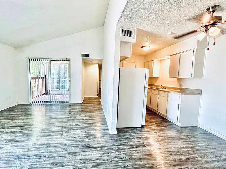 Sonterra Apartments (OK) — Photo 11