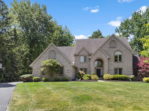 7559 Peachtree Ln, Sylvania, OH 43560