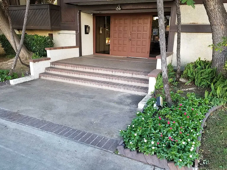 Coldwater Canyon Ave — Photo 2