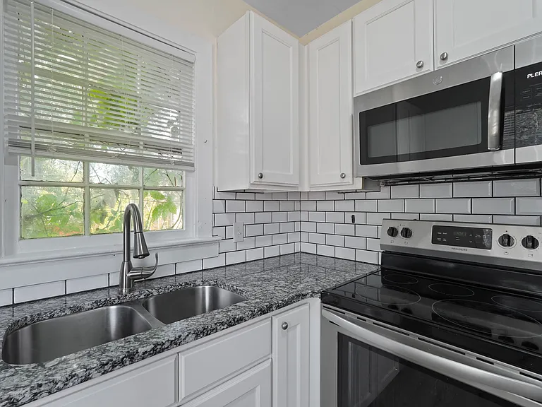 2409 Jefferson St #A — Photo 12
