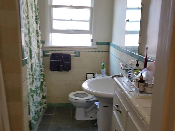5th image of 432 S Cochran Ave #6