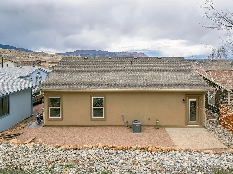 2495 Wheaton Dr — Photo 18