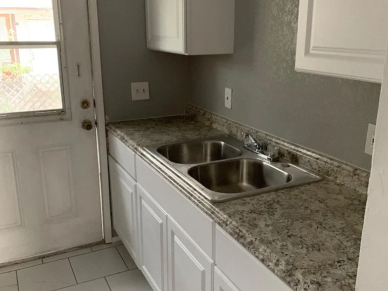 3047 Weir Ave — Photo 4