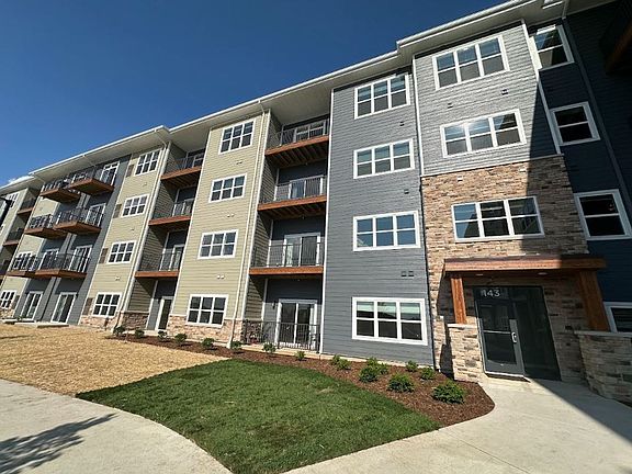 2nd image of 143 N Wildwood St #301