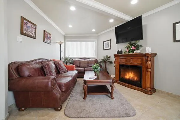 1 bed, 650 sqft, $2,100 — Photo 4