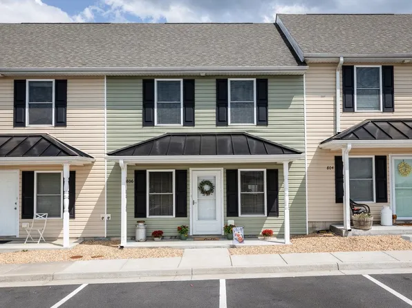 806 Carson Cir, Grottoes, VA 24441