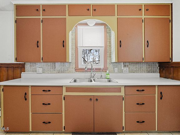 5th image of 164 Cranes Hollow Road