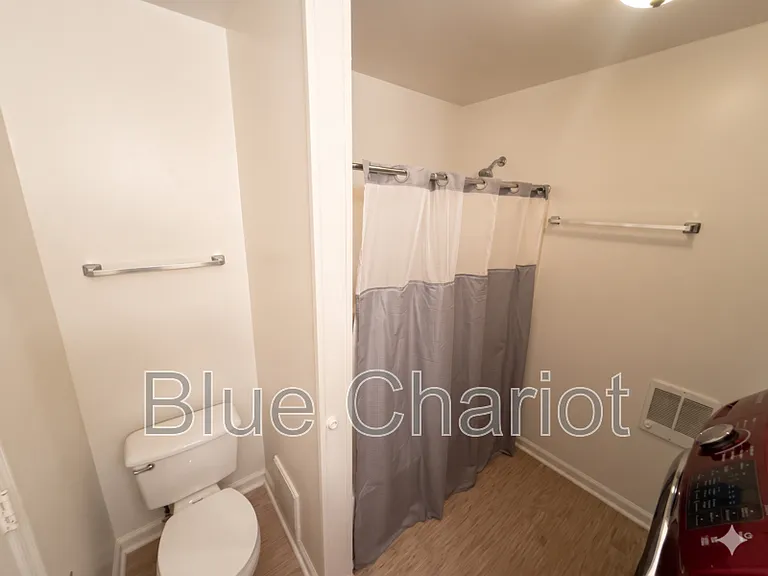 502 Raynor St — Photo 12