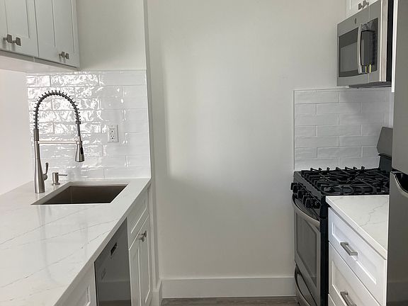 4th image of 1 Irving Pl APT P12h