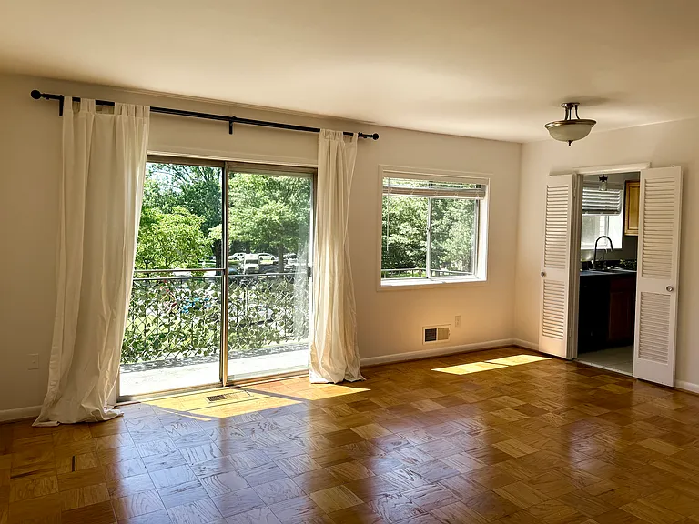 10655 Montrose Ave #204 — Photo 8