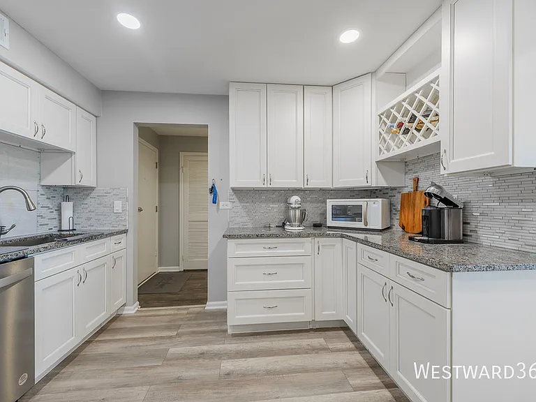 5601 Carriage Way Dr #202B — Photo 9
