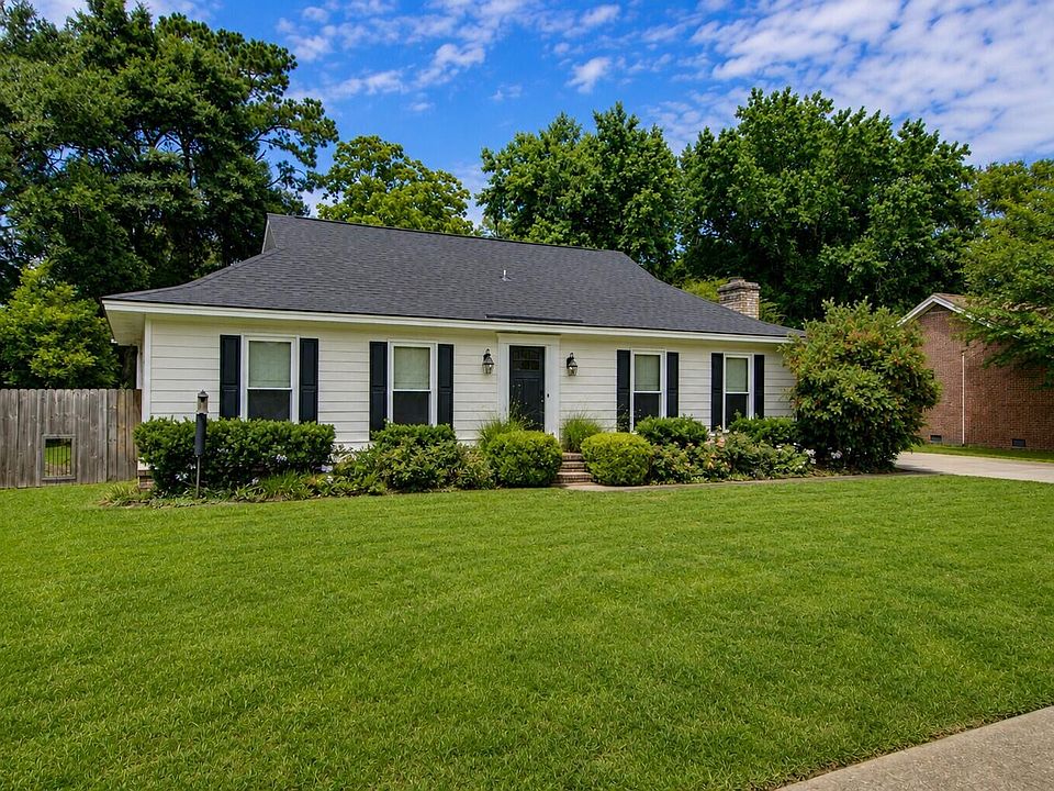 1st image of 920 Ravenswood Dr