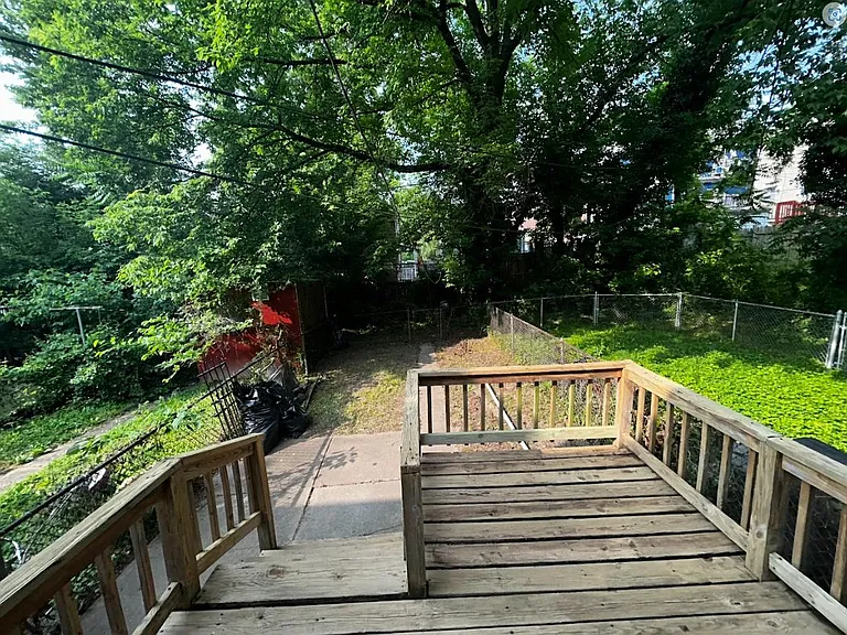 830 Montpelier St — Photo 28