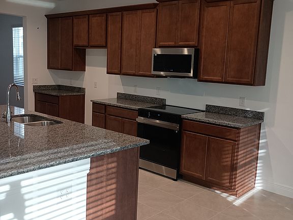 3rd image of 7189 Dilly Lake Ave
