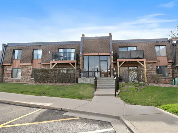 712 Tipperary Ct APT 2B, Schaumburg, IL 60193