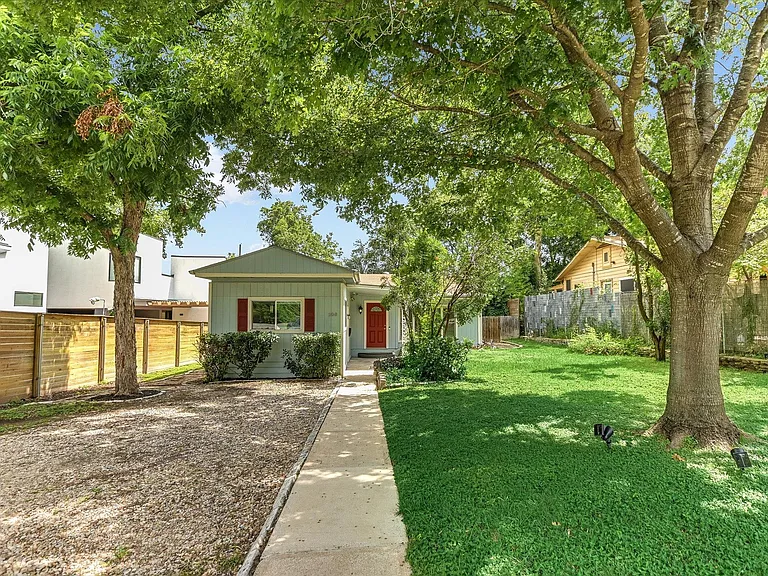208 Braeswood Rd — Photo 1