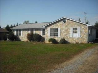 1817 Meadow Dr, Fredericksburg, VA 22405