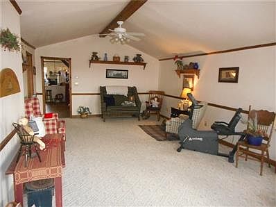 Lovely Living Room with Lots of Room to Entertain!