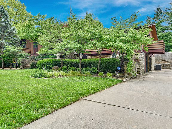 2nd image of 11322 Oak St #11322