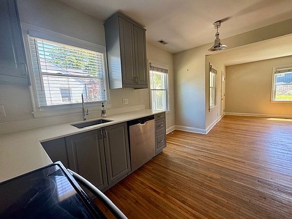 4th image of 909 Leigh Ave