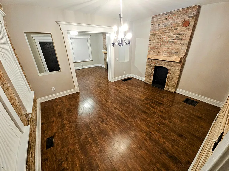 215 Dakota Ave — Photo 6