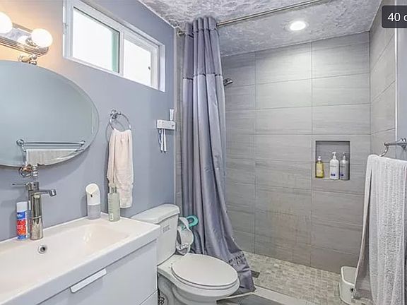 5th image of 7347 1/2 Farmdale Ave